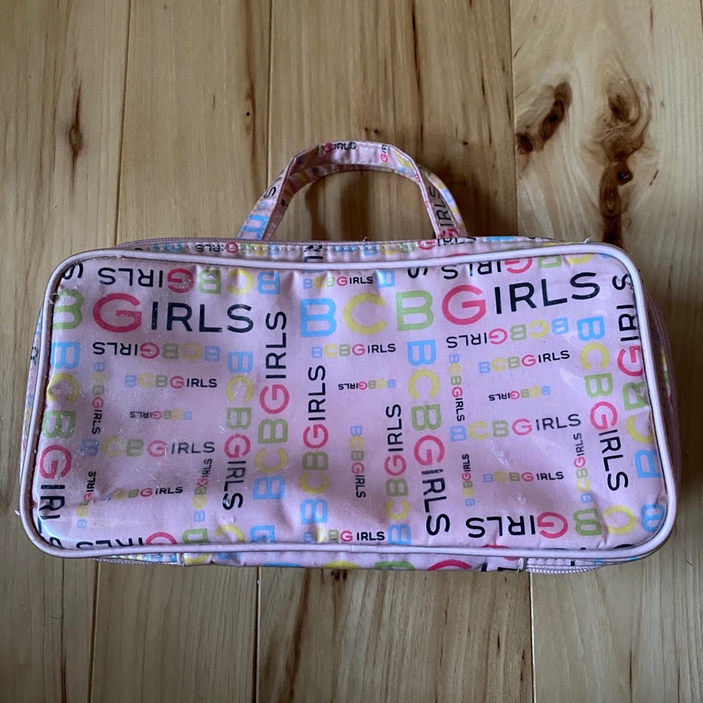 BCBGIRLS TRAVEL BAG - Picture 2 of 7